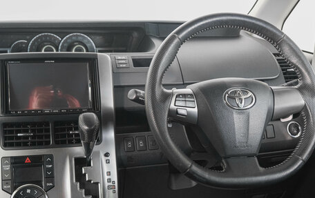 Toyota Voxy II, 2013 год, 2 079 000 рублей, 14 фотография