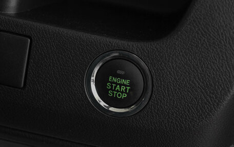 Toyota Voxy II, 2013 год, 2 079 000 рублей, 17 фотография