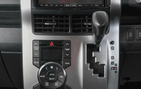 Toyota Voxy II, 2013 год, 2 079 000 рублей, 20 фотография