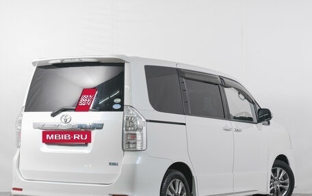 Toyota Voxy II, 2013 год, 2 079 000 рублей, 6 фотография