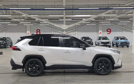 Toyota RAV4, 2021 год, 3 590 000 рублей, 4 фотография