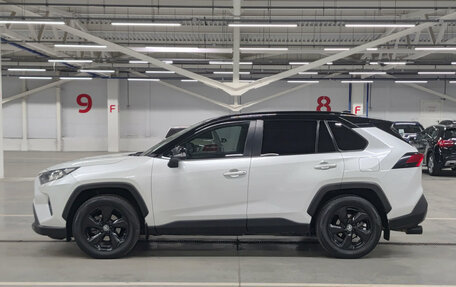 Toyota RAV4, 2021 год, 3 590 000 рублей, 8 фотография