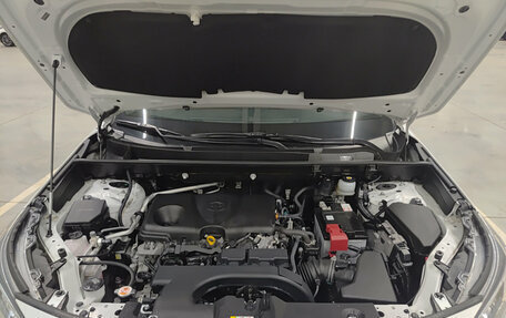 Toyota RAV4, 2021 год, 3 590 000 рублей, 9 фотография