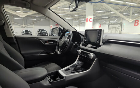 Toyota RAV4, 2021 год, 3 590 000 рублей, 11 фотография