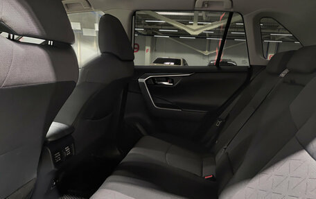 Toyota RAV4, 2021 год, 3 590 000 рублей, 12 фотография