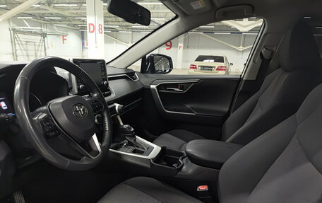 Toyota RAV4, 2021 год, 3 590 000 рублей, 15 фотография