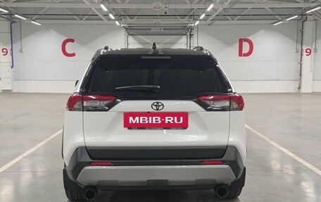 Toyota RAV4, 2021 год, 3 590 000 рублей, 6 фотография