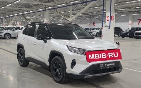 Toyota RAV4, 2021 год, 3 590 000 рублей, 3 фотография