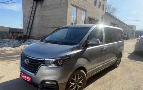 Hyundai H-1 II рестайлинг, 2019 год, 2 400 000 рублей, 1 фотография