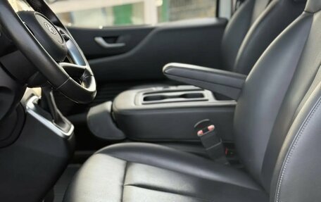 Hyundai Staria, 2021 год, 4 600 000 рублей, 6 фотография