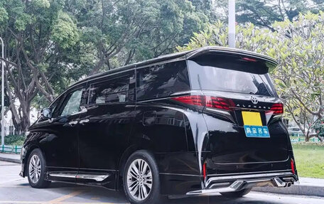 Toyota Alphard, 2025 год, 12 100 007 рублей, 6 фотография