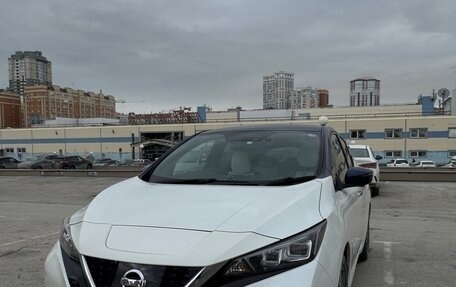 Nissan Leaf II, 2017 год, 1 490 000 рублей, 2 фотография