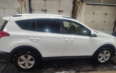 Toyota RAV4, 2014 год, 1 850 000 рублей, 4 фотография