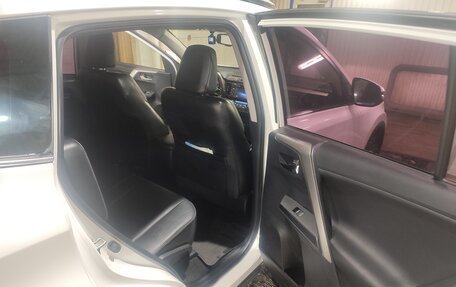 Toyota RAV4, 2014 год, 1 850 000 рублей, 12 фотография