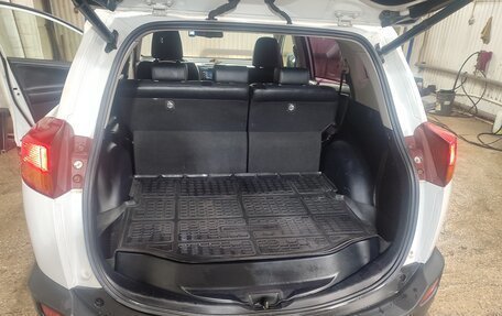 Toyota RAV4, 2014 год, 1 850 000 рублей, 7 фотография