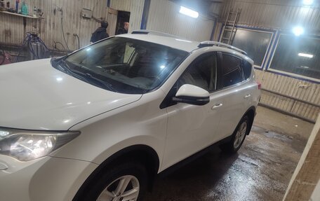 Toyota RAV4, 2014 год, 1 850 000 рублей, 2 фотография