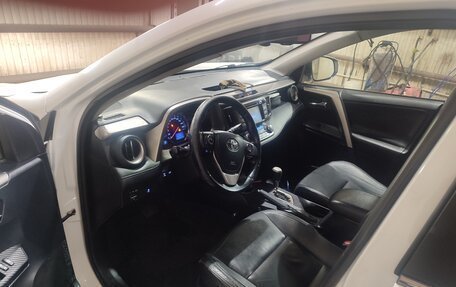 Toyota RAV4, 2014 год, 1 850 000 рублей, 10 фотография