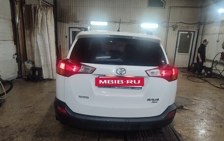 Toyota RAV4, 2014 год, 1 850 000 рублей, 6 фотография