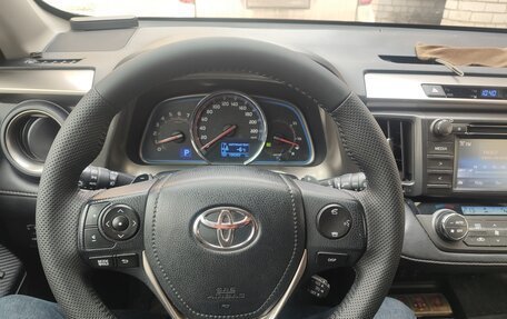 Toyota RAV4, 2014 год, 1 850 000 рублей, 14 фотография