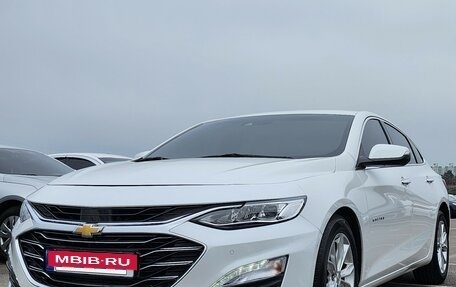Chevrolet Malibu IX, 2022 год, 1 350 013 рублей, 2 фотография