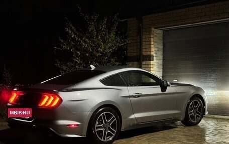 Ford Mustang VI рестайлинг, 2020 год, 4 250 000 рублей, 5 фотография