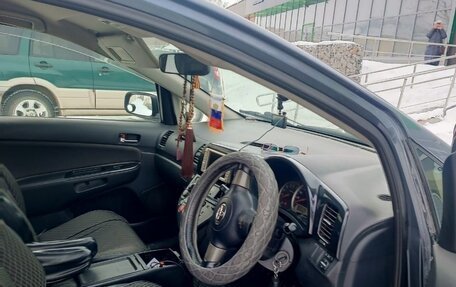 Toyota Wish II, 2004 год, 850 000 рублей, 3 фотография