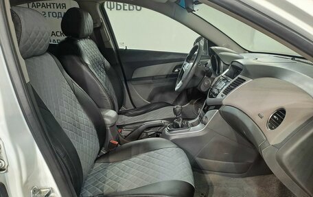 Chevrolet Cruze II, 2010 год, 499 000 рублей, 15 фотография