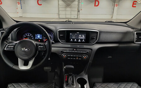 KIA Sportage IV рестайлинг, 2018 год, 2 599 000 рублей, 18 фотография
