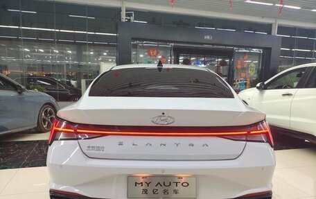 Hyundai Elantra, 2022 год, 1 730 000 рублей, 8 фотография