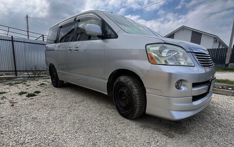 Toyota Noah III, 2003 год, 900 000 рублей, 3 фотография