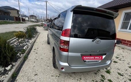Toyota Noah III, 2003 год, 900 000 рублей, 6 фотография