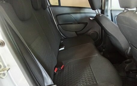 Renault Logan II, 2015 год, 755 000 рублей, 10 фотография