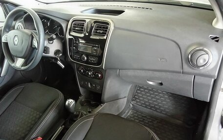 Renault Logan II, 2015 год, 755 000 рублей, 11 фотография