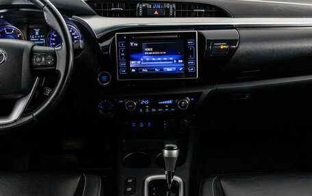 Toyota Hilux VIII, 2016 год, 3 399 000 рублей, 14 фотография