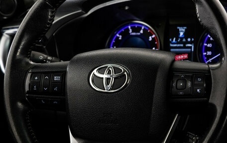 Toyota Hilux VIII, 2016 год, 3 399 000 рублей, 12 фотография