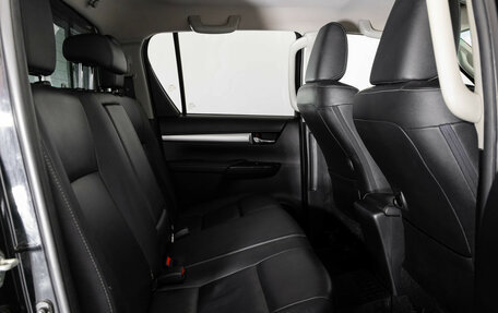 Toyota Hilux VIII, 2016 год, 3 399 000 рублей, 23 фотография