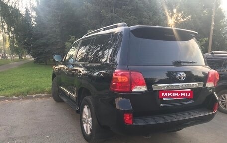 Toyota Land Cruiser 200, 2013 год, 4 000 000 рублей, 8 фотография