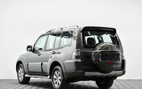 Mitsubishi Pajero IV, 2014 год, 1 995 000 рублей, 3 фотография