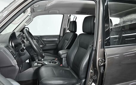 Mitsubishi Pajero IV, 2014 год, 1 995 000 рублей, 6 фотография