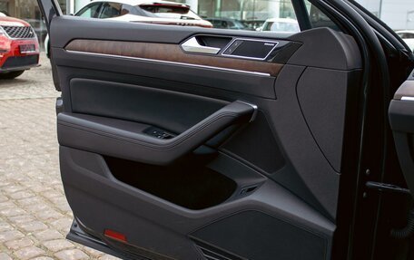 Volkswagen Passat B8 рестайлинг, 2018 год, 1 755 000 рублей, 12 фотография