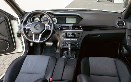 Mercedes-Benz C-Класс, 2012 год, 1 255 000 рублей, 16 фотография