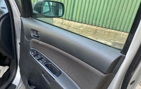 Toyota Wish II, 2004 год, 860 000 рублей, 5 фотография