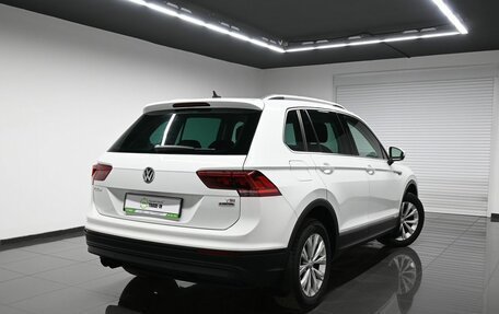 Volkswagen Tiguan II, 2017 год, 2 145 000 рублей, 2 фотография