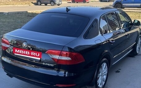 Skoda Superb III рестайлинг, 2013 год, 1 195 000 рублей, 23 фотография