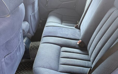 Mercedes-Benz E-Класс, 1995 год, 350 000 рублей, 10 фотография