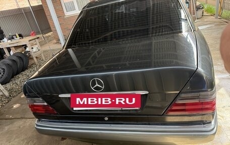 Mercedes-Benz E-Класс, 1995 год, 350 000 рублей, 5 фотография