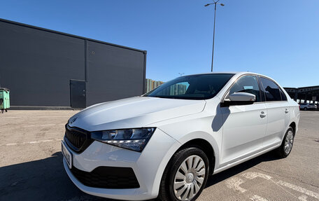 Skoda Rapid II, 2021 год, 1 600 000 рублей, 10 фотография