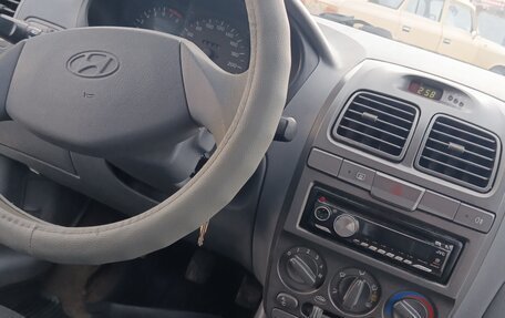 Hyundai Accent II, 2002 год, 230 000 рублей, 9 фотография