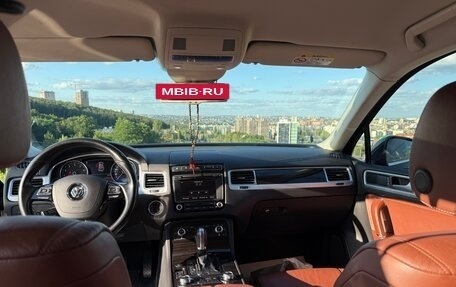 Volkswagen Touareg III, 2016 год, 3 270 000 рублей, 12 фотография