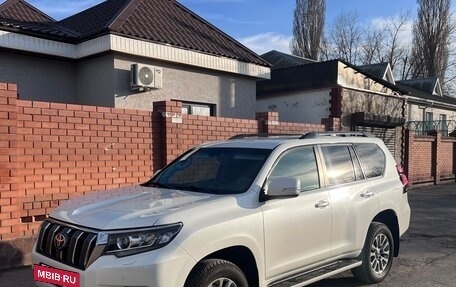 Toyota Land Cruiser Prado 150 рестайлинг 2, 2018 год, 5 100 000 рублей, 2 фотография